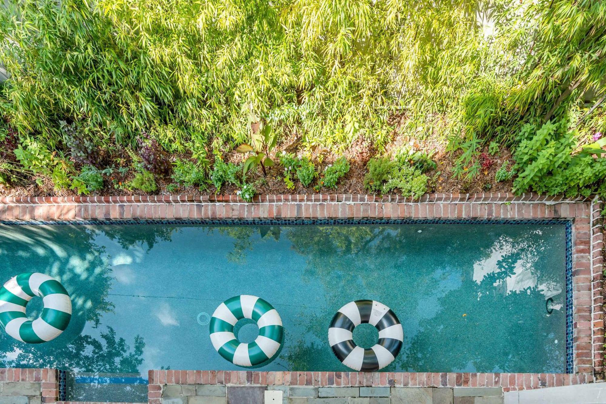 צ'רלסטון Serene Cottage With Beautiful Garden And Heated Pool מראה חיצוני תמונה